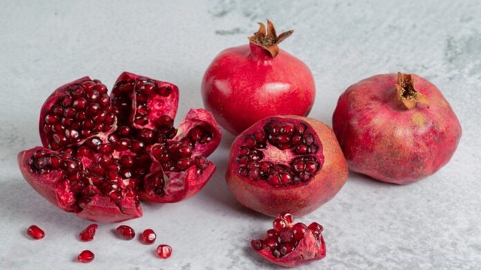 Granátové jablko. Foto - freepik