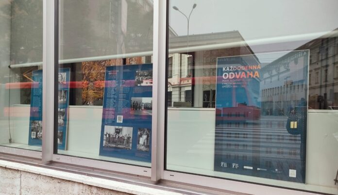 Ženy a 17. november pripomína výstava Každodenná odvaha v Poľskom inštitúte. Foto - FB/Poľský inštitút v Bratislave / Instytut Polski w Bratysławie