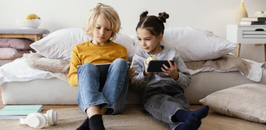 Austrália ako prvá zakázala deťom sociálne siete. Foto - freepik