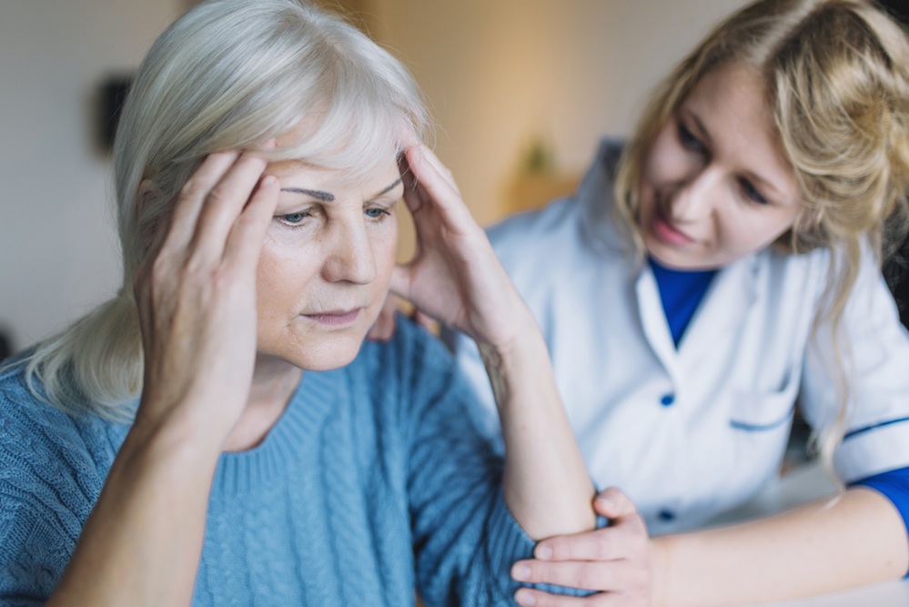 Alzheimerova choroba: Príznaky sa môžu objaviť už okolo 50. roku života