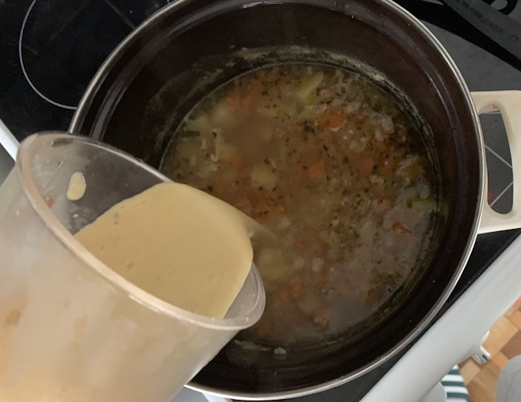 Hrášková polievka na kyslo 7. Fotka - Andrea Bunčeková