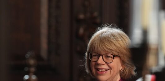 Je to odkaz ženám, že nič nie je nemožné, hovorí prvá anglikánska arcibiskupka z Canterbury Sarah Mullallyová. Foto - TASR/AP