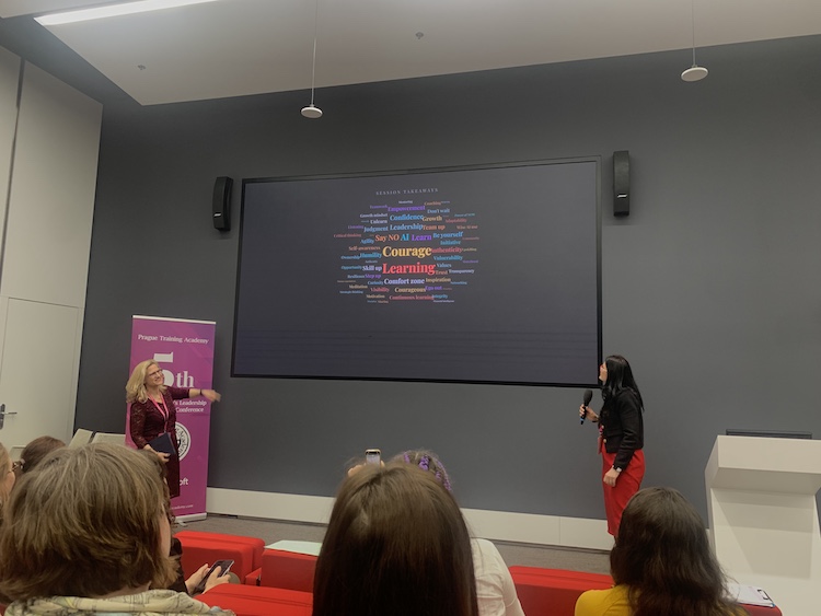 ODVAHA a UČENIE sa stali hlavnými slovami celej SKILL UP konferencie. Fotka - Zuzana Zsilleová