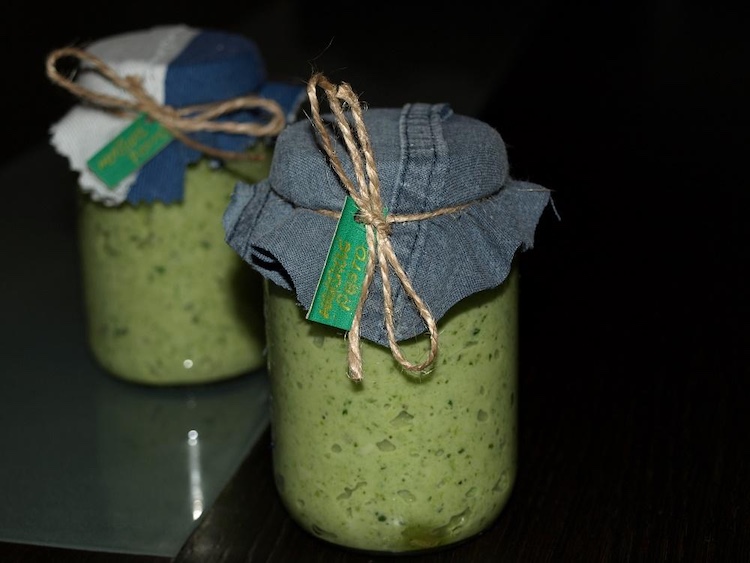 Uskladnite si svoje avokádovo bazalkové pesto, nech vydrží čo najdlhšie. Fotka - Redakcia Žien v meste