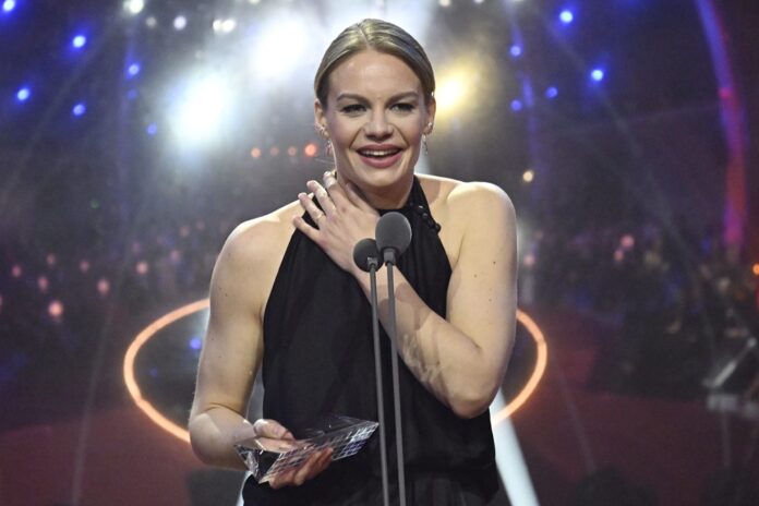 Herečka Juliána Brutovská získala Slnko v sieti za Najlepší ženský herecký výkon vo vedľajšej úlohe za rolu Zuzy vo filme Karavan. Foto TASR - Pavel Neubauer