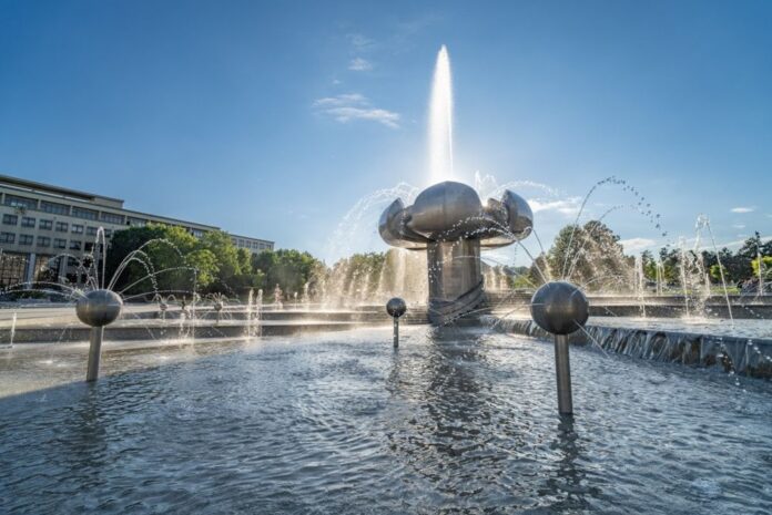 V Bratislave začnú so spúšťaním fontán. Prvá bude fontána Družba. Foto - Marianum