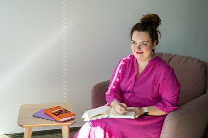 Lektorka tvorivého písania a copywriterka GABIKA MIHALIČKOVÁ vydáva knihu Jednoducho píš. Foto - archív G.M.