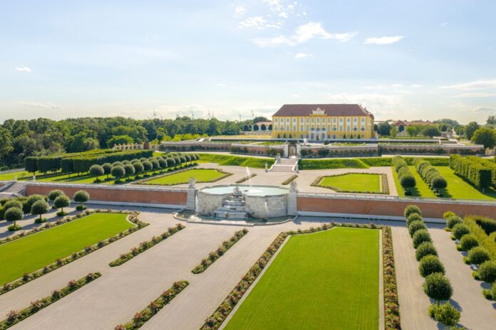 Máj na zámku Schloss Hof. Foto - Schloss Hof