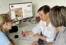 Menopauza nie sú len návaly tepla, je to viac než 34 príznakov, hovoria zakladateľky LBM Centra v Košiciach - Lucia Lucas (vľavo), MUDr. Božena Palovičová a Monika Kuhl (vpravo). Foto - LBM Centrum, Košice